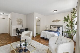 5500 Friendship Blvd, Unit 1221N in Chevy Chase, MD - Building Photo - Building Photo