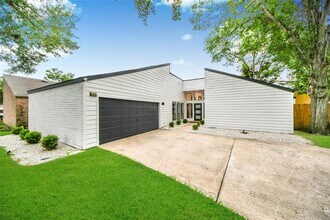 4411 Hickory Downs Dr in Houston, TX - Building Photo - Building Photo