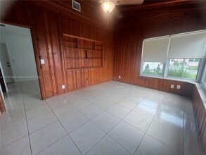 206 SE 10th St in Hallandale Beach, FL - Building Photo - Building Photo