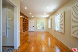 10707 Flaxton St in Culver City, CA - Building Photo - Building Photo