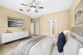 8140 Cascada Isles Dr in Hollywood, FL - Building Photo - Building Photo