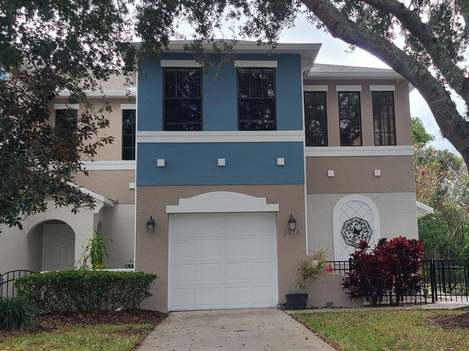 2310 Windsor Lake Cir in Sanford, FL - Foto de edificio