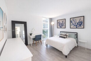 1035 West Ave in Miami Beach, FL - Building Photo