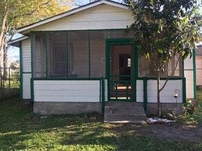 10127 Alfred Ln in Houston, TX - Foto de edificio - Building Photo