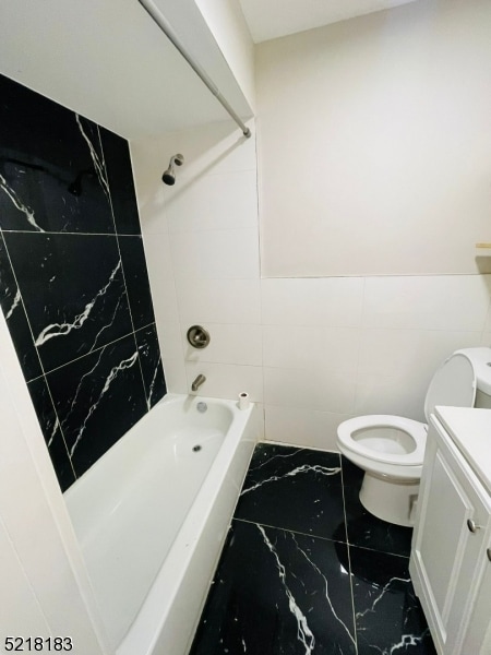 1088 Avenue C in Bayonne, NJ - Building Photo - Building Photo