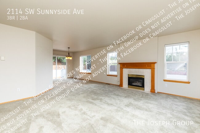 2114 SW Sunnyside Ave in Oak Harbor, WA - Building Photo - Building Photo