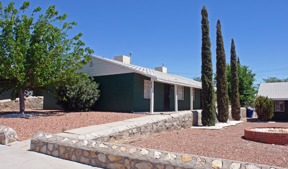 1200 St Johns Dr in El Paso, TX - Foto de edificio