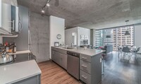 Linea Apartments in Chicago, IL - Foto de edificio - Interior Photo