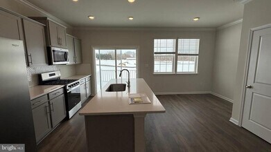 5042 Silver Oak Dr in Rosedale, MD - Building Photo - Building Photo