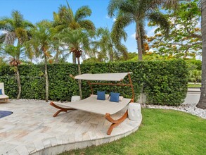 825 SW 23rd Rd in Miami, FL - Building Photo - Building Photo