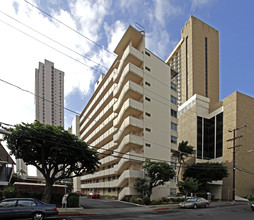 Waikiki Imperial in Honolulu, HI - Foto de edificio - Building Photo