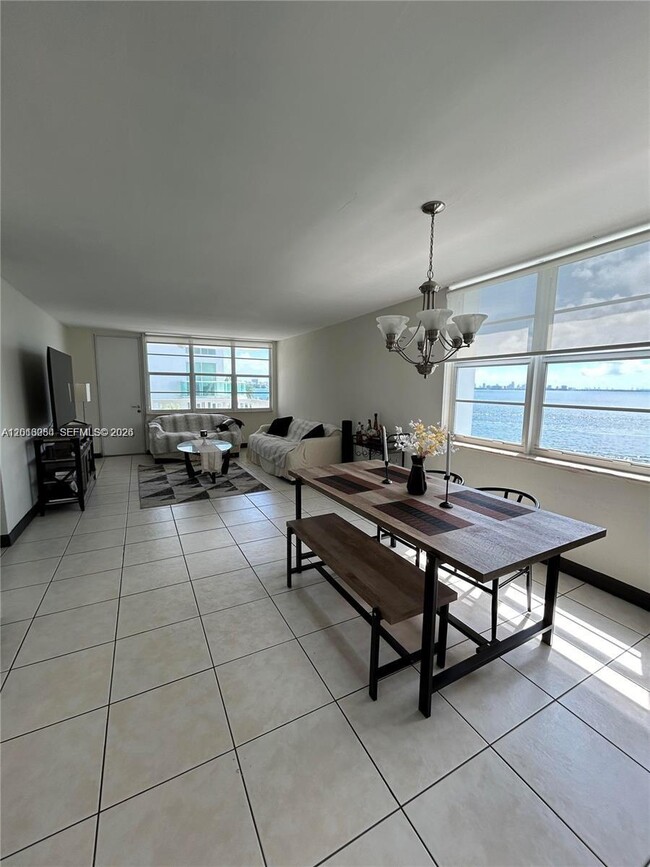 2016 Bay Dr in Miami Beach, FL - Building Photo - Building Photo
