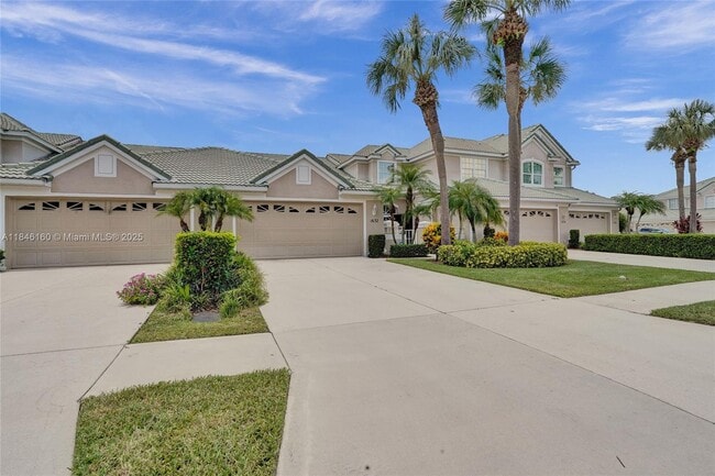 1632 SW Harbour Isles Cir in Port St. Lucie, FL - Building Photo - Building Photo