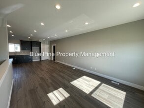 5844 Wildrose Ave in Ammon, ID - Building Photo - Building Photo