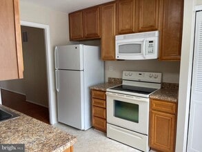 1664 Yorktown Ct in Crofton, MD - Building Photo - Building Photo