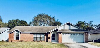 4795 Riverside Rd in Melbourne, FL - Building Photo