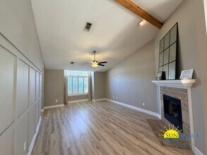 468 W Park Dr in Mary Esther, FL - Building Photo - Building Photo