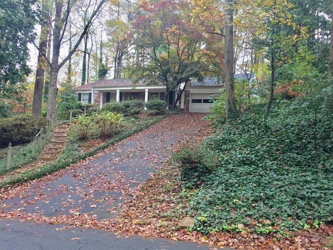 4625 Kings Down Rd in Atlanta, GA - Building Photo - Building Photo