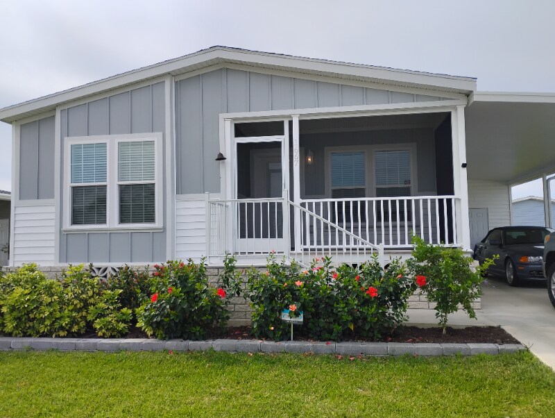 1667 Coralwood Ln in Sarasota, FL - Building Photo