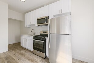 1625 Mariposa Ave in Los Angeles, CA - Building Photo