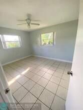 6170 SW 43rd St in Davie, FL - Building Photo - Building Photo