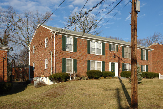 2714 Riedling Dr in Louisville, KY - Building Photo - Building Photo