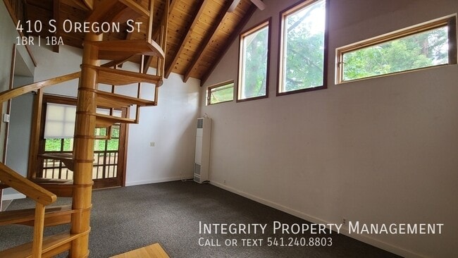 property at 410 S Oregon St