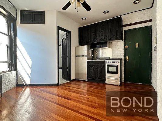 property at 520 E 14th St