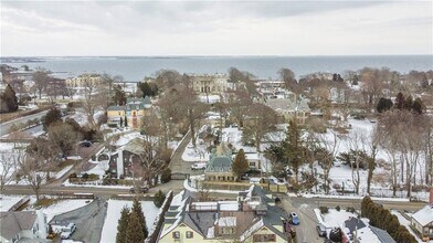 167 Coggeshall Ave in Newport, RI - Building Photo - Building Photo