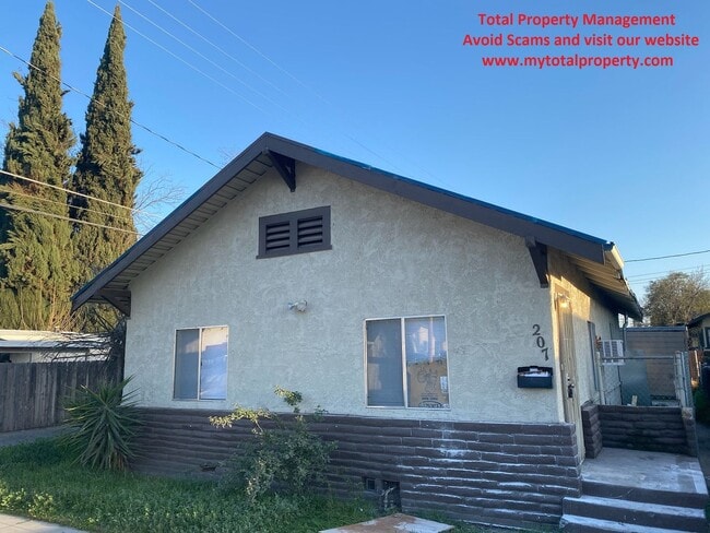 property at 207 E Sequoia Ave