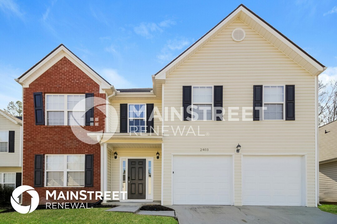 2403 Brookgate Way in Ellenwood, GA - Building Photo