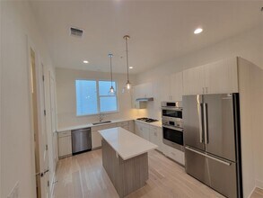 3807 Threadgill St in Austin, TX - Building Photo - Building Photo