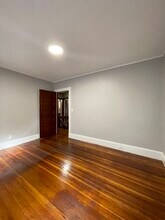 71 Mayfield St, Unit 2 in Boston, MA - Foto de edificio - Building Photo