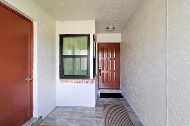 148 Moccasin Trail S in Jupiter, FL - Building Photo - Building Photo