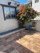 3044 E 7th St, Unit #A in Long Beach, CA - Foto de edificio - Building Photo