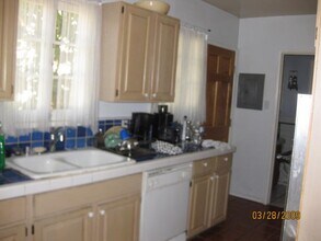 814 S Cochran Ave in Los Angeles, CA - Building Photo - Building Photo