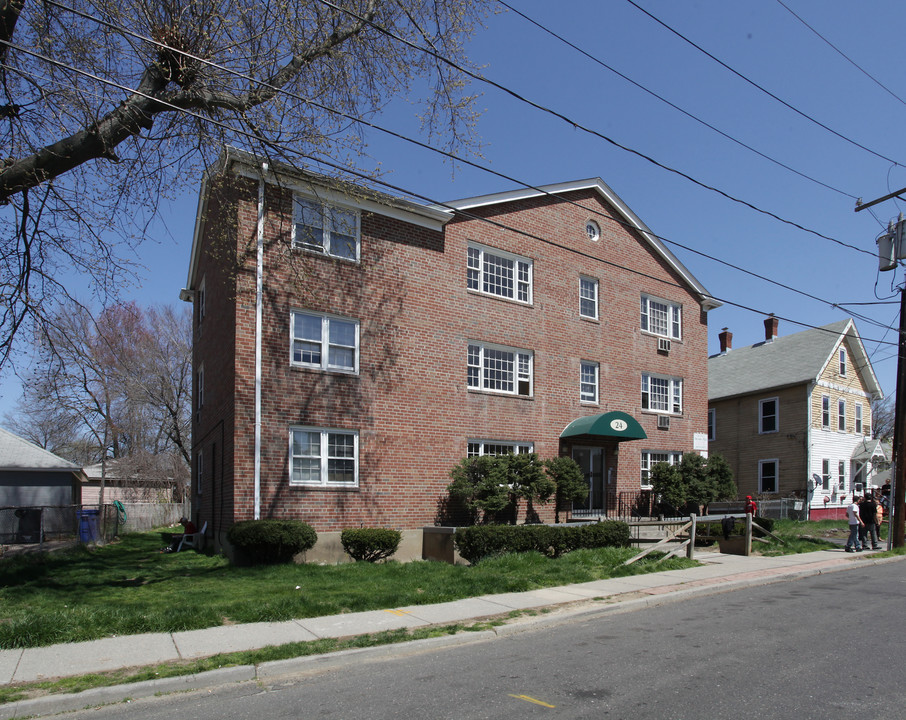 24 Carpenter St in Hartford, CT - Building Photo