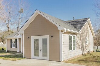 2808 Faircroft Way in Monroe, NC - Foto de edificio - Building Photo