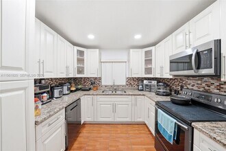 2875 NW 9th Ct in Fort Lauderdale, FL - Building Photo - Building Photo