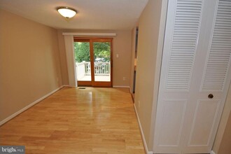 7057 Melting Shadows Ln in Columbia, MD - Building Photo - Building Photo