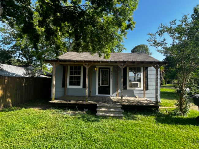 4817 Wilson St in Groves, TX - Building Photo - Building Photo