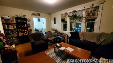 1615 Commonwealth Ave, Unit 16 in Boston, MA - Building Photo - Building Photo