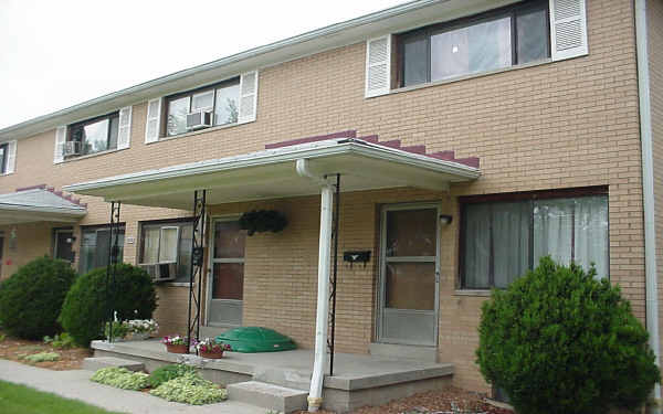 3131-3153 Medina Ave in Columbus, OH - Foto de edificio - Building Photo