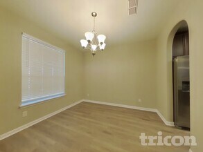 8757 Royalwood Dr in Fort Worth, TX - Building Photo - Building Photo