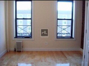 West 53rd Street in New York, NY - Building Photo - Building Photo