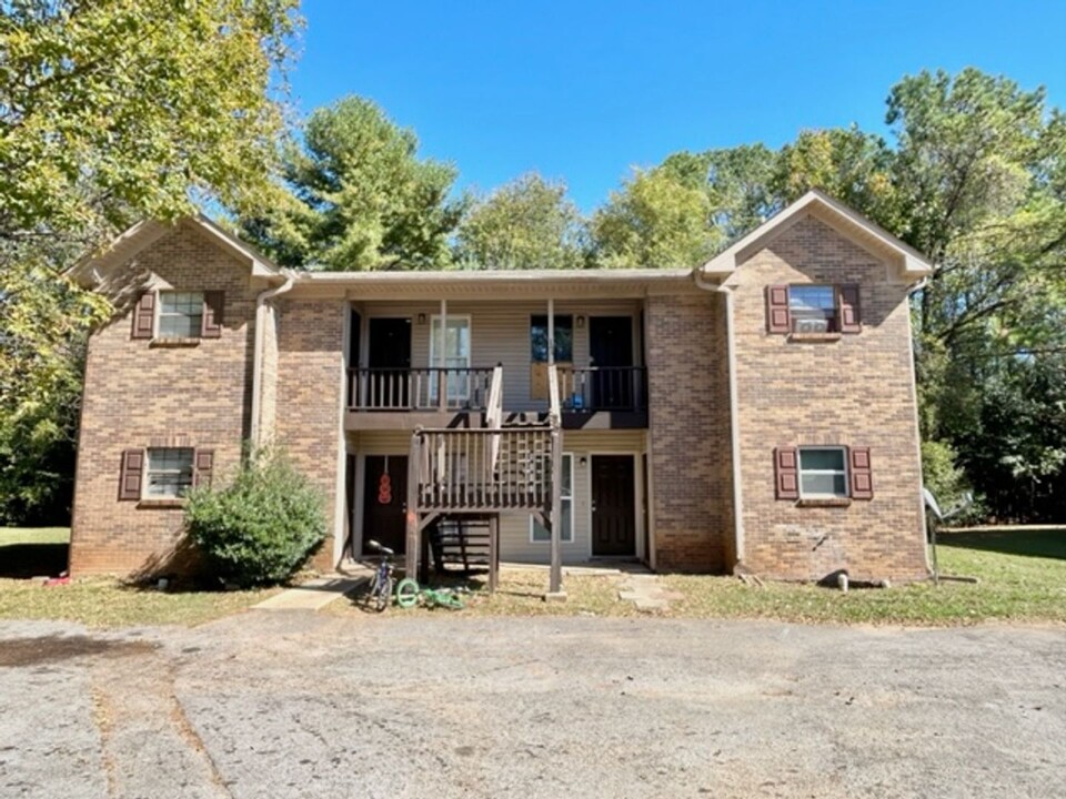 144 Angela Dr in Madison, AL - Building Photo