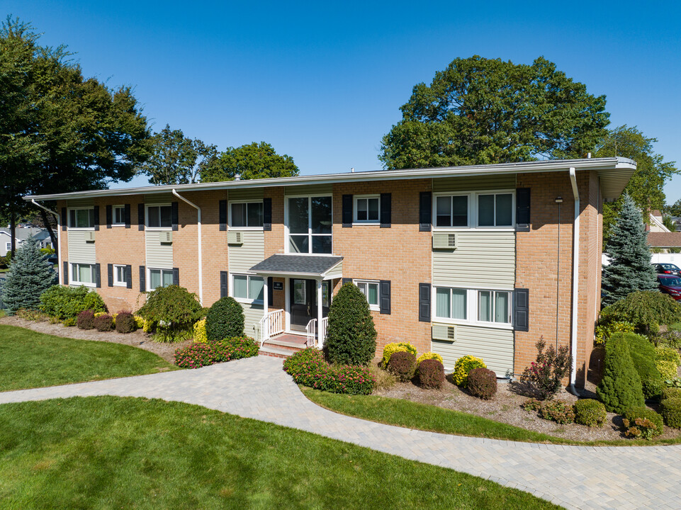 The Greens at North Babylon in North Babylon, NY - Building Photo