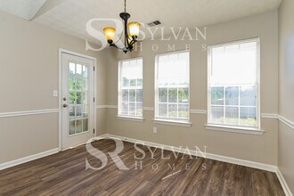 114 Meadow View Dr in Jackson, GA - Building Photo - Building Photo