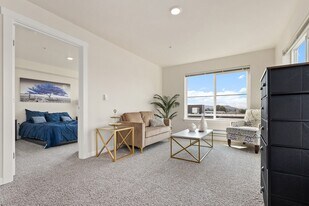 Legacy Plaza Senior Living in Auburn, WA - Building Photo