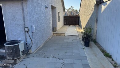 37626 12th St E in Palmdale, CA - Building Photo - Building Photo